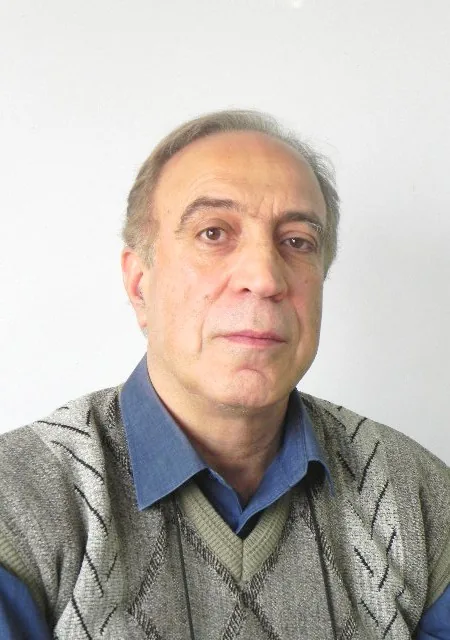 امیر اکباتانی (بازنشسته)